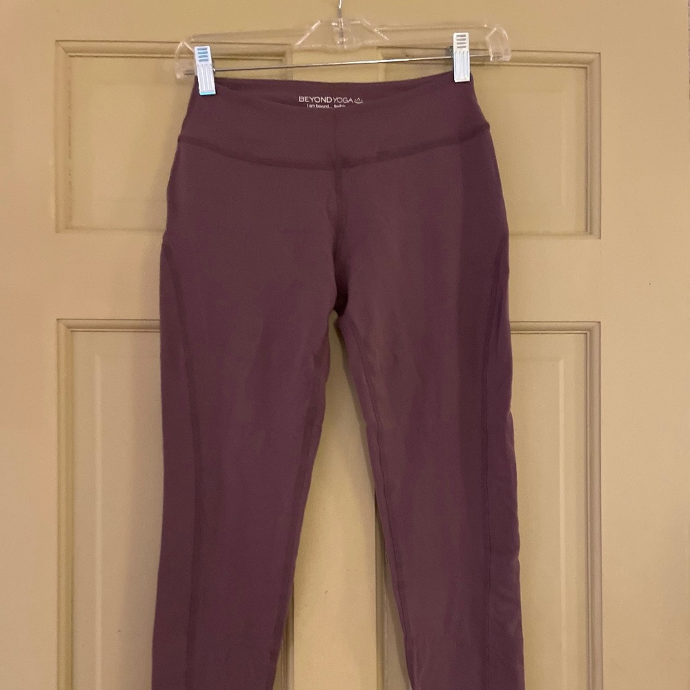 Beyond Yoga Leggings, Size M - Dusty Mauve
